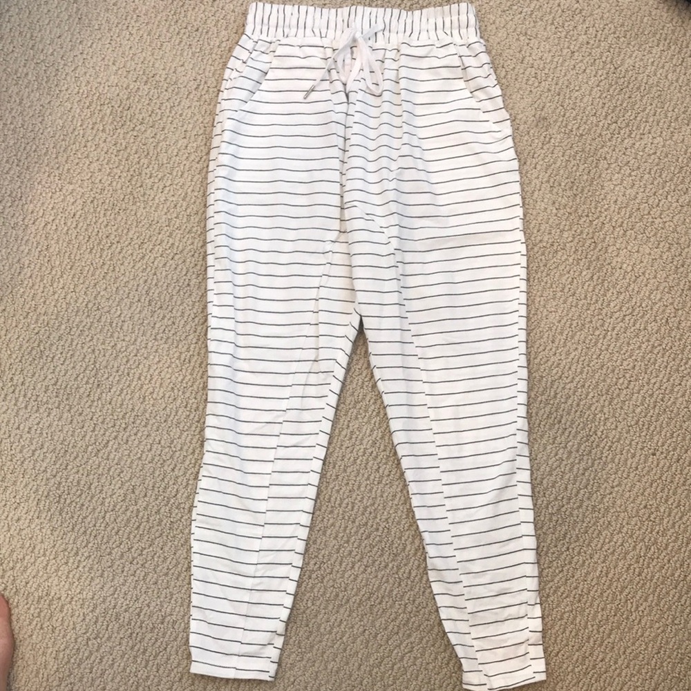 SARAH’S DAY X WHITE FOX joggers